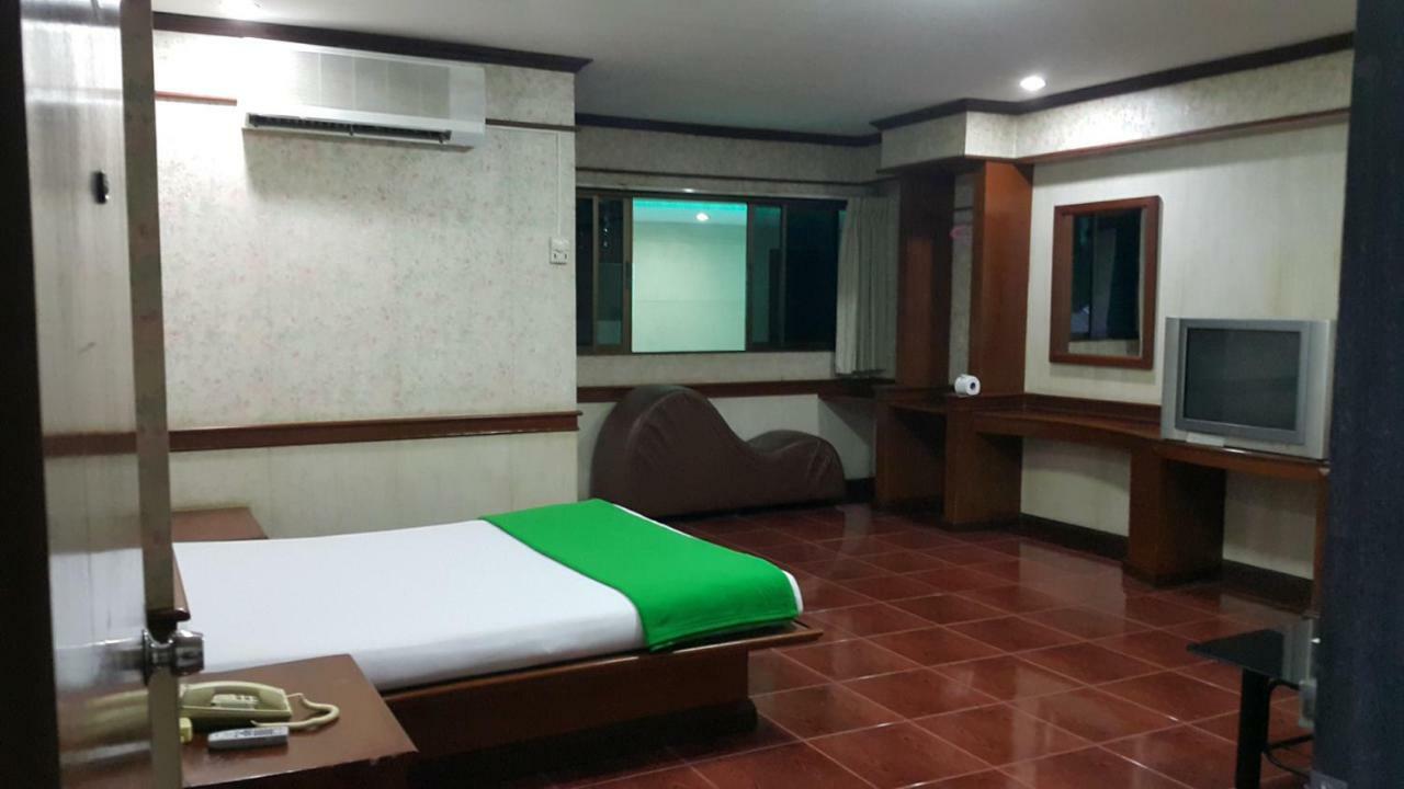 Aparthotel West Wing Mansion Bangkok Exterior foto